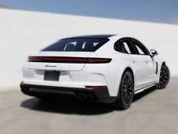 Porsche Panamera 4 AWD 2026 — side view