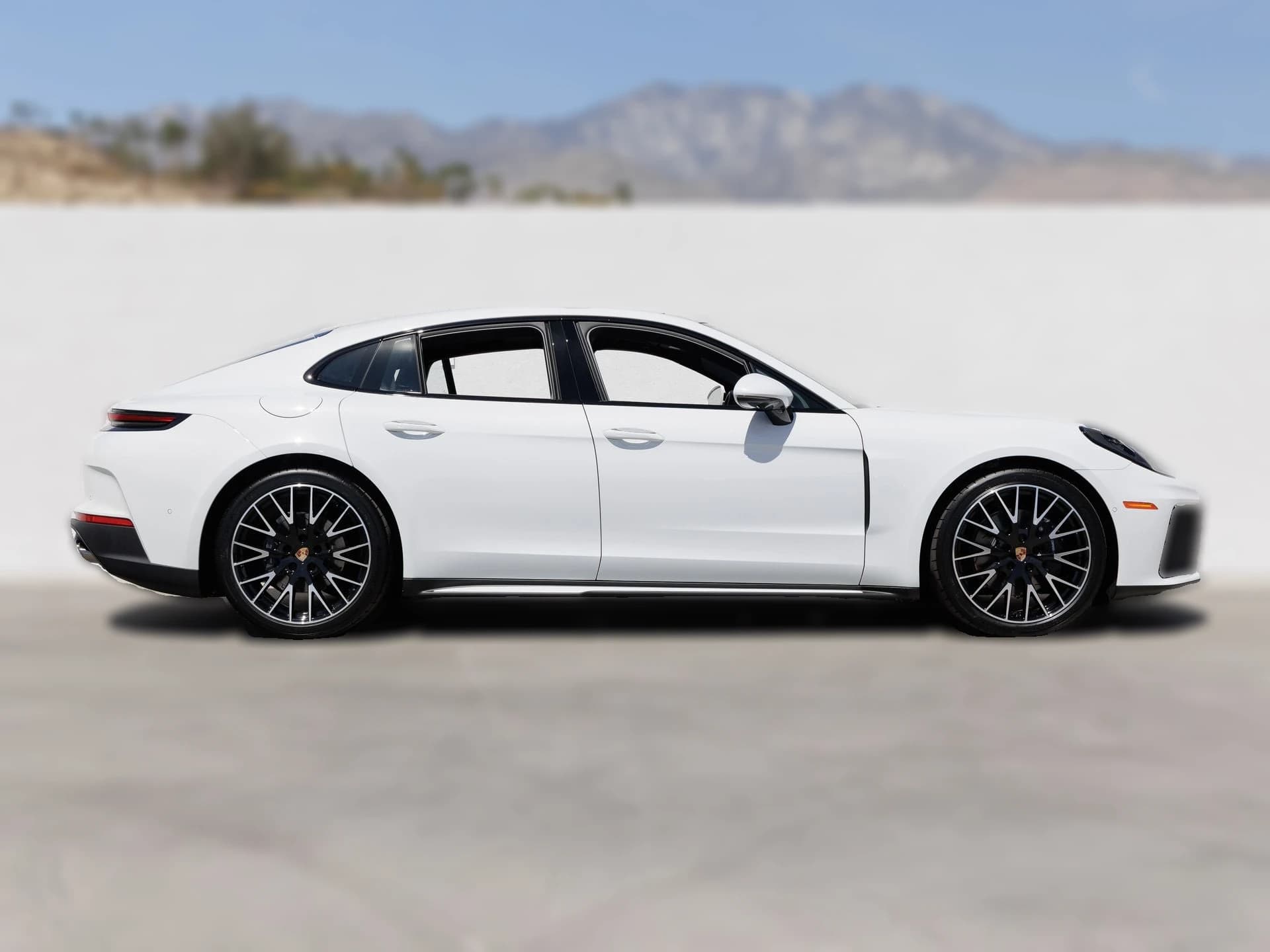 Porsche Panamera 4 AWD 2026 — side view