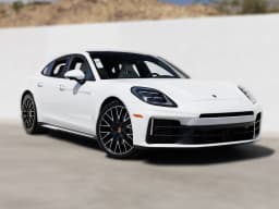 Porsche Panamera 4 AWD 2026 — side view