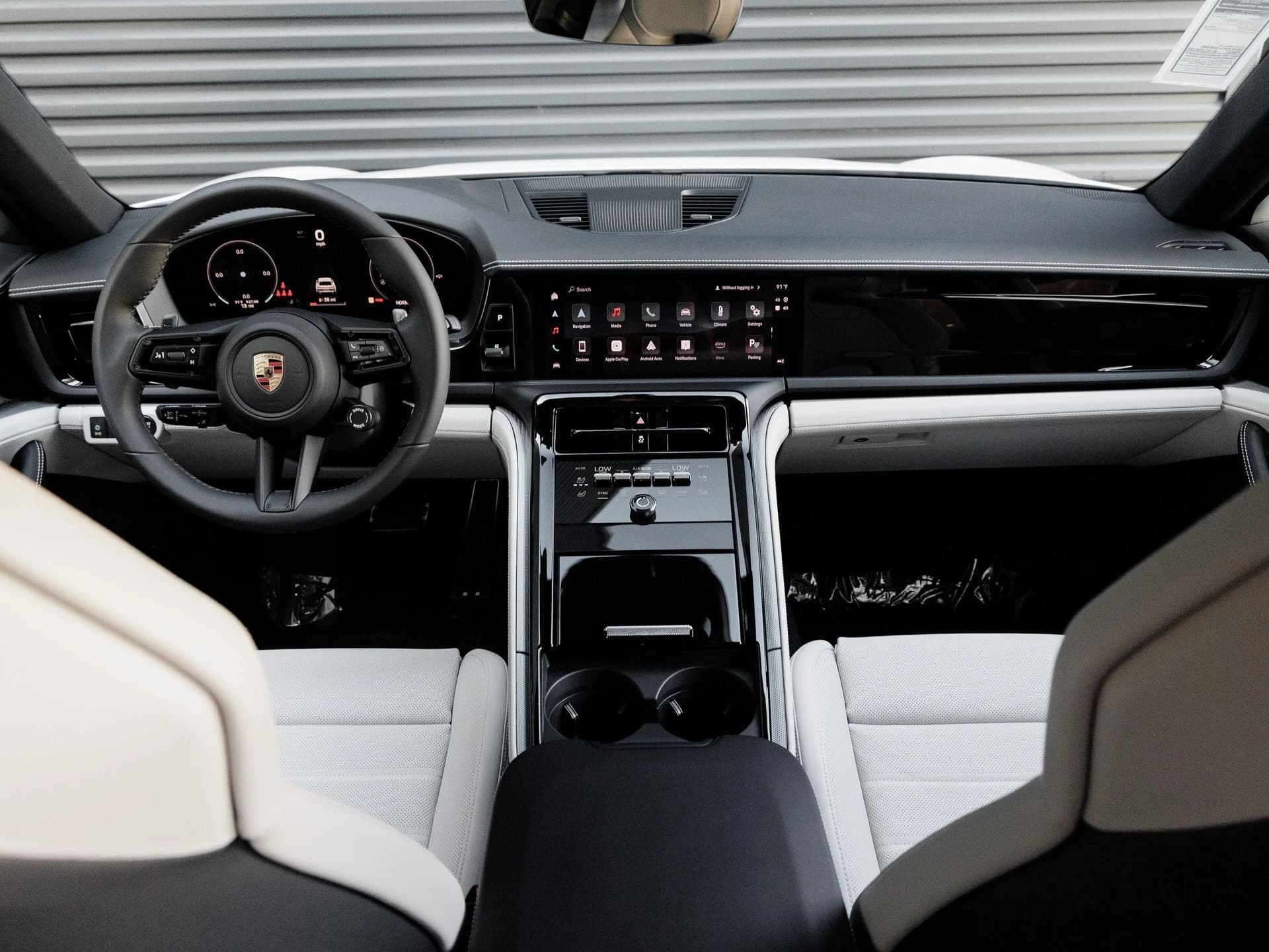 Porsche Panamera 4 AWD 2026 — side view