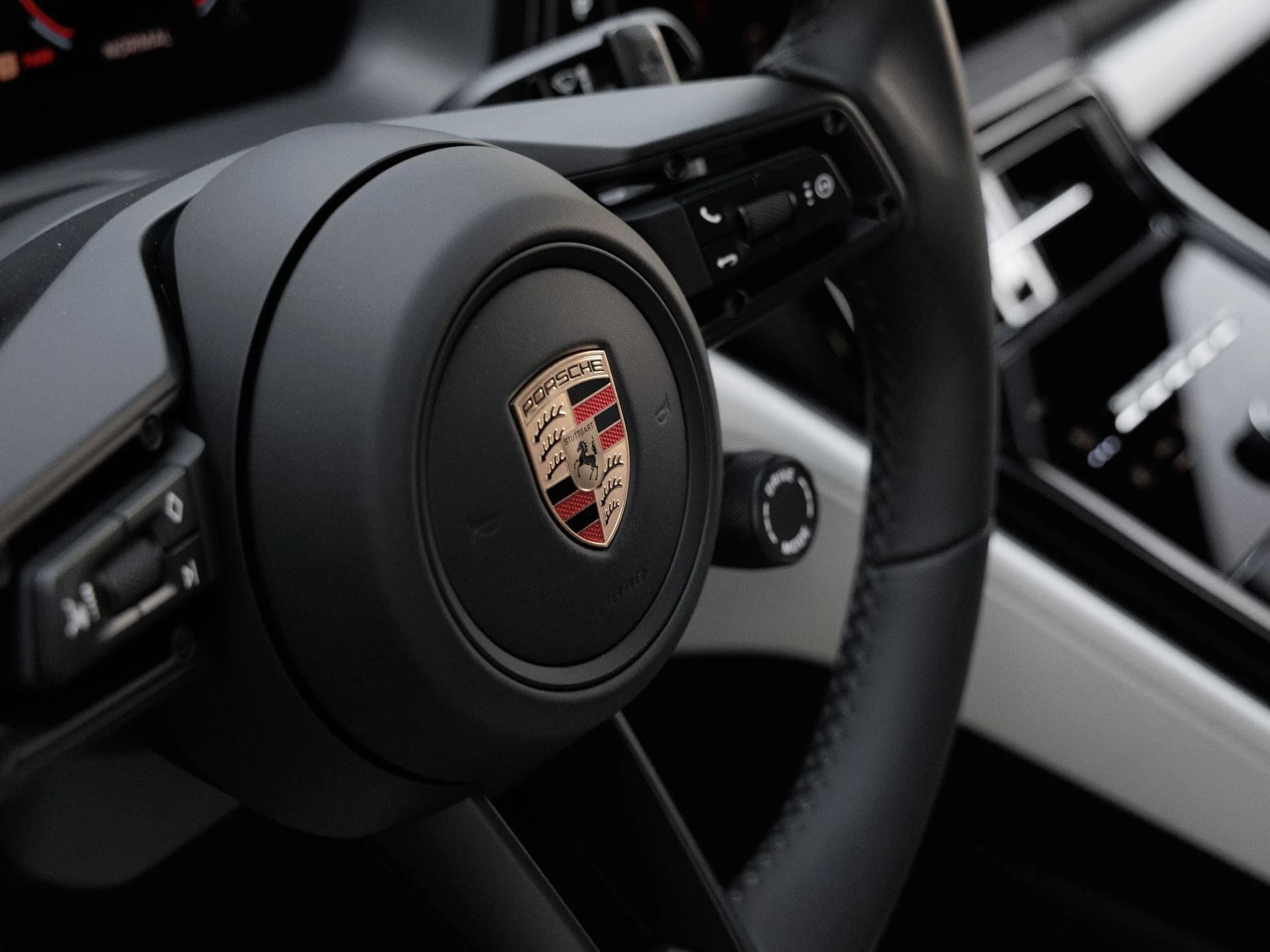 Porsche Panamera 4 AWD 2026 — side view