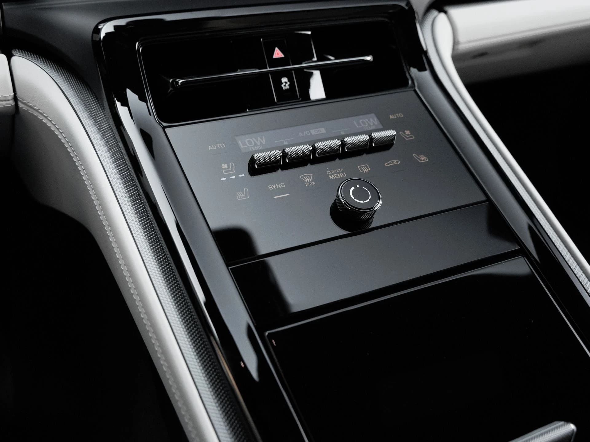 Porsche Panamera 4 AWD 2026 — side view
