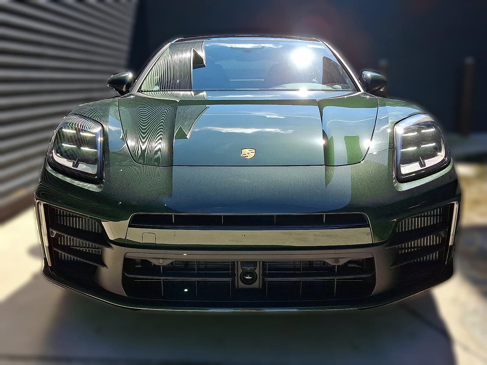 Porsche Panamera 4 AWD 2026 — side view