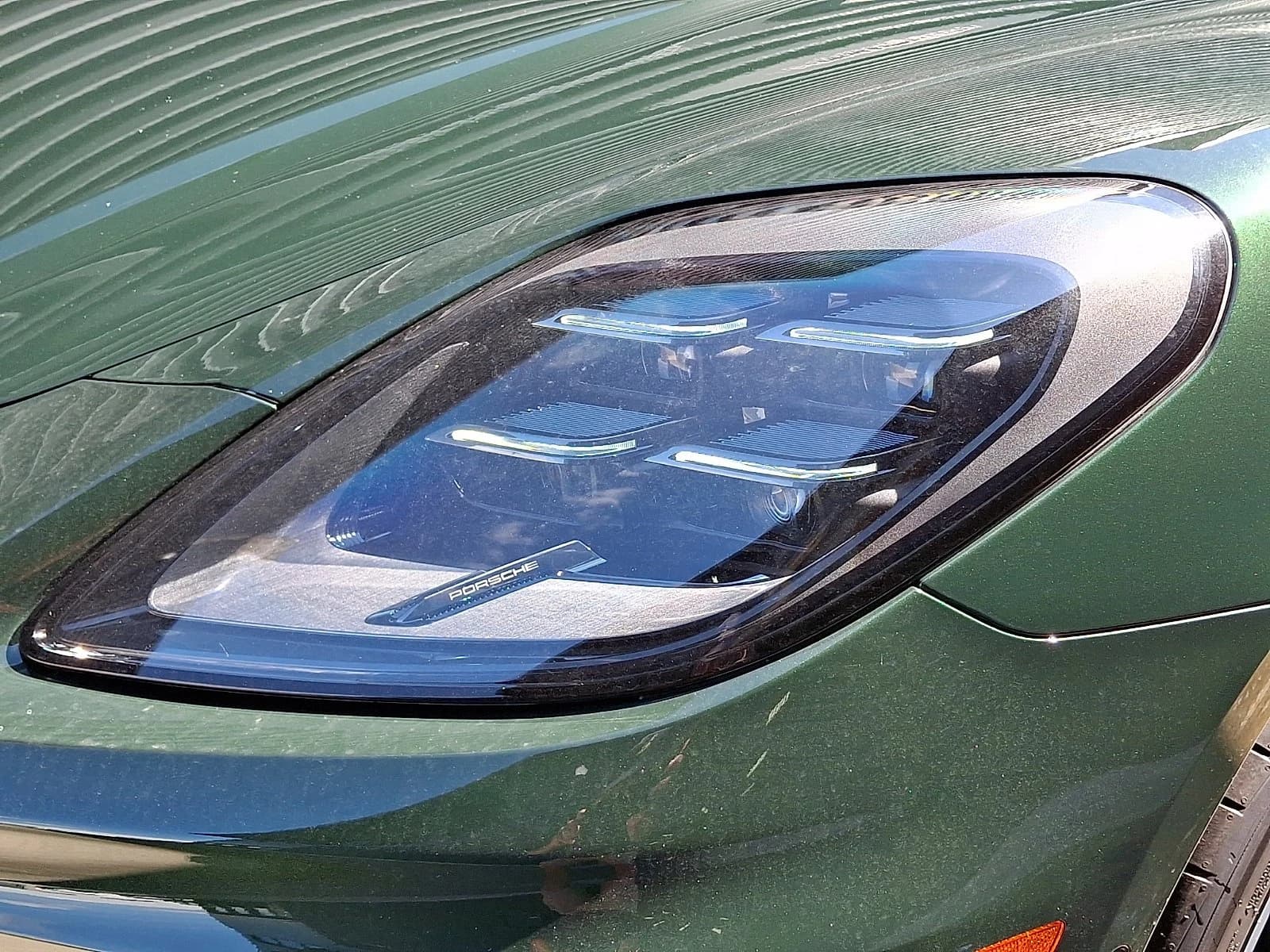 Porsche Panamera 4 AWD 2026 — side view