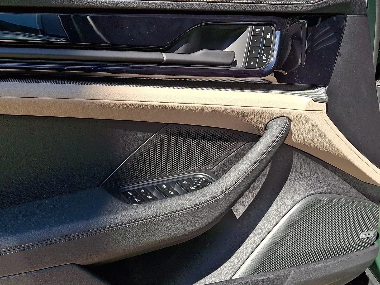 Porsche Panamera 4 AWD 2026 — side view