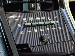 Porsche Panamera 4 AWD 2026 — side view
