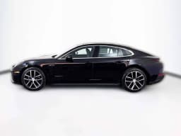 Porsche Panamera 4 AWD 2025 — side view