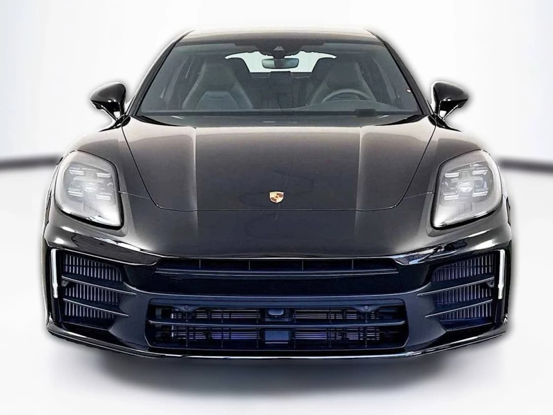 Porsche Panamera 4 AWD 2025 — side view