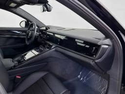 Porsche Panamera 4 AWD 2025 — side view