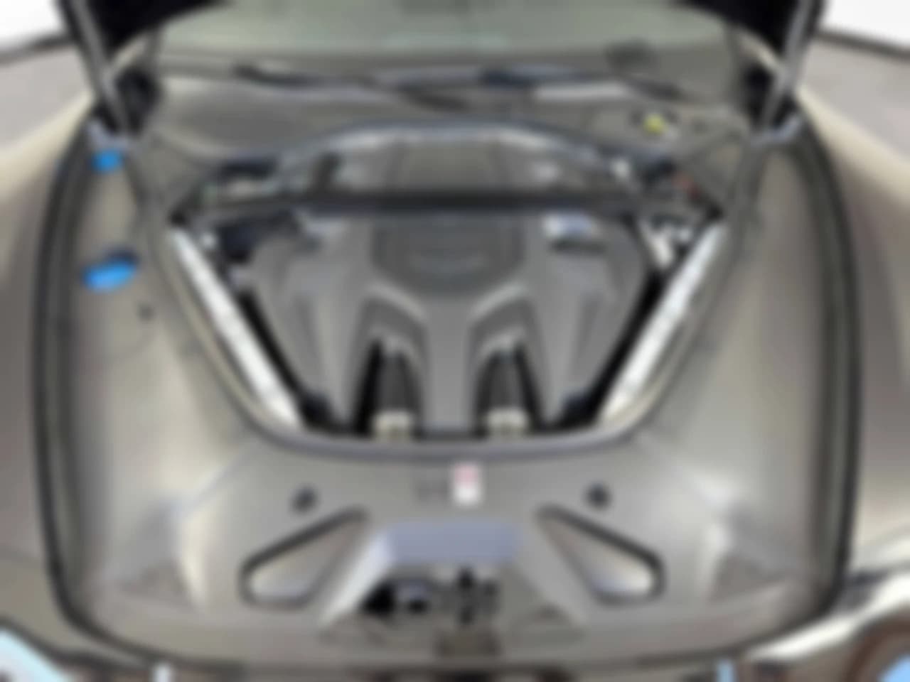 Porsche Panamera 4 AWD 2025 — side view
