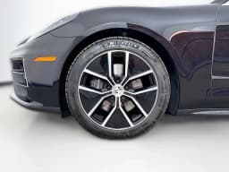 Porsche Panamera 4 AWD 2025 — side view