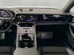 Porsche Panamera 4 AWD 2025 — side view