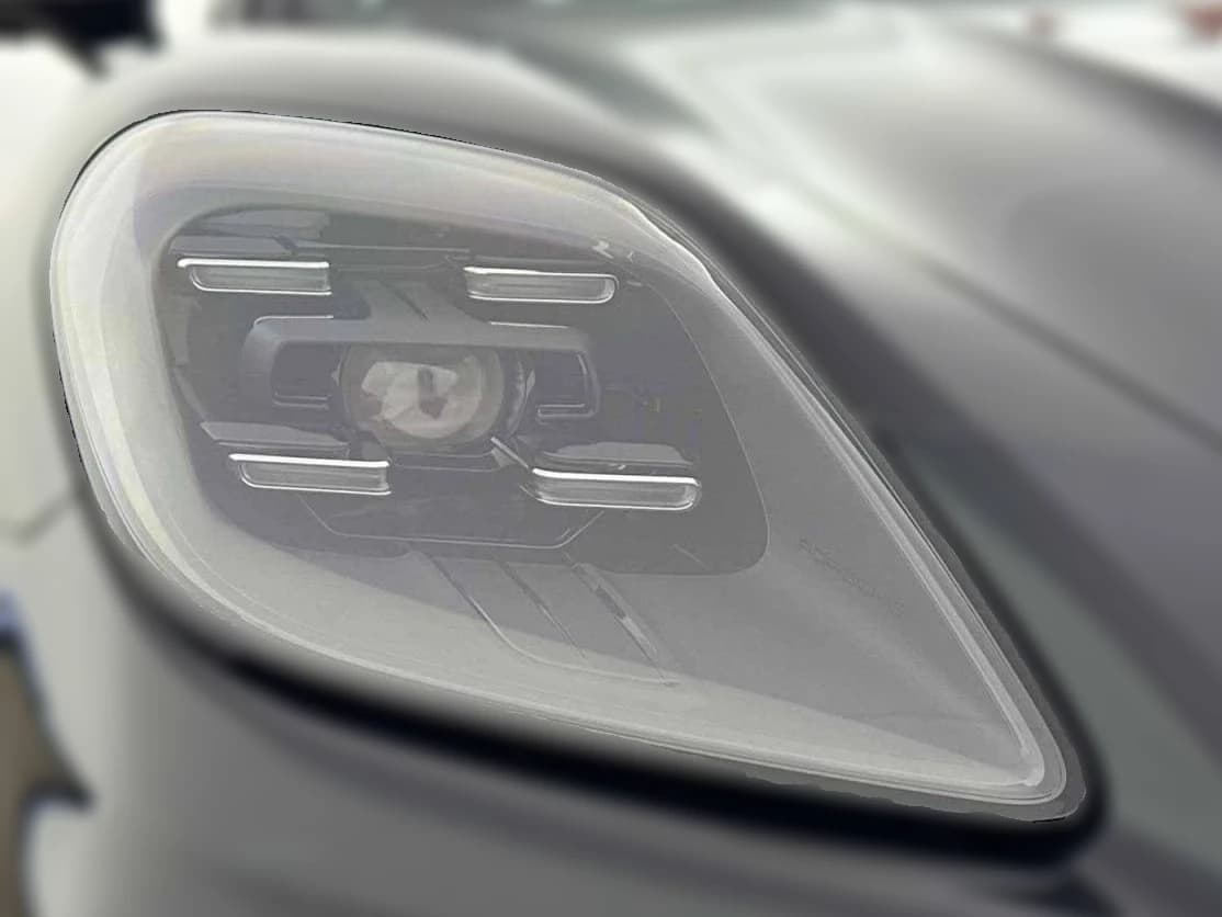 Porsche Panamera 4 AWD 2025 — side view