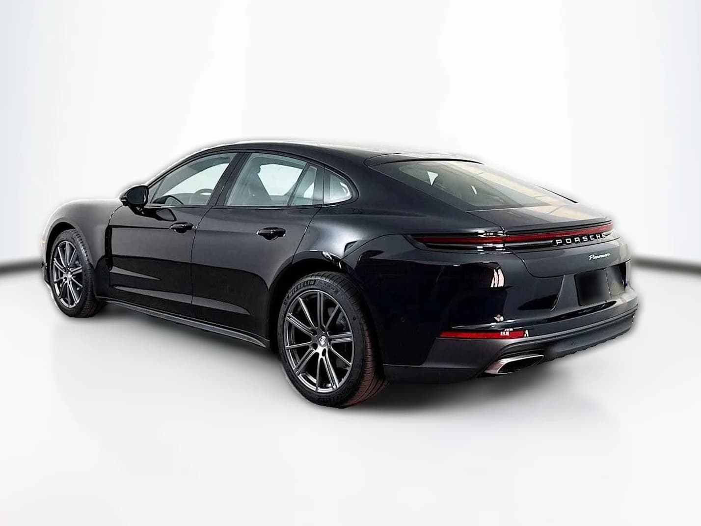 Porsche Panamera 4 AWD 2026 — side view