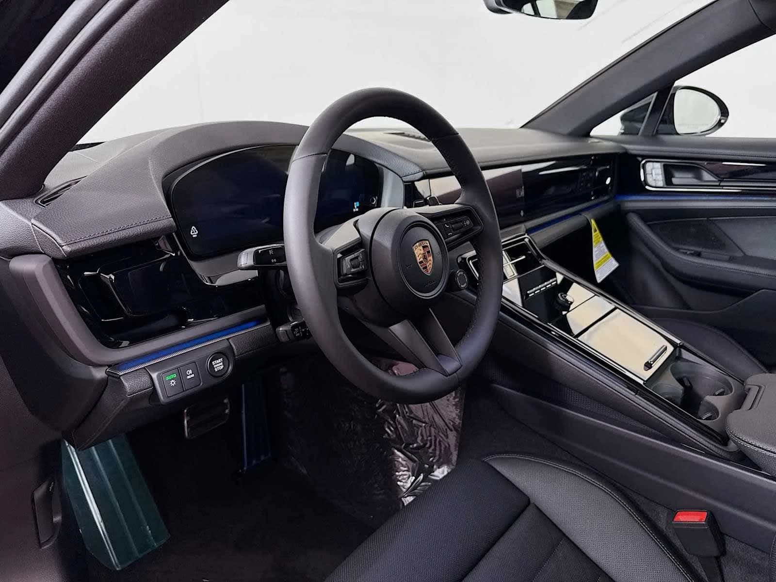 Porsche Panamera 4 AWD 2026 — side view