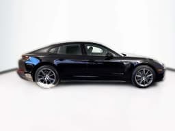 Porsche Panamera 4 AWD 2026 — side view