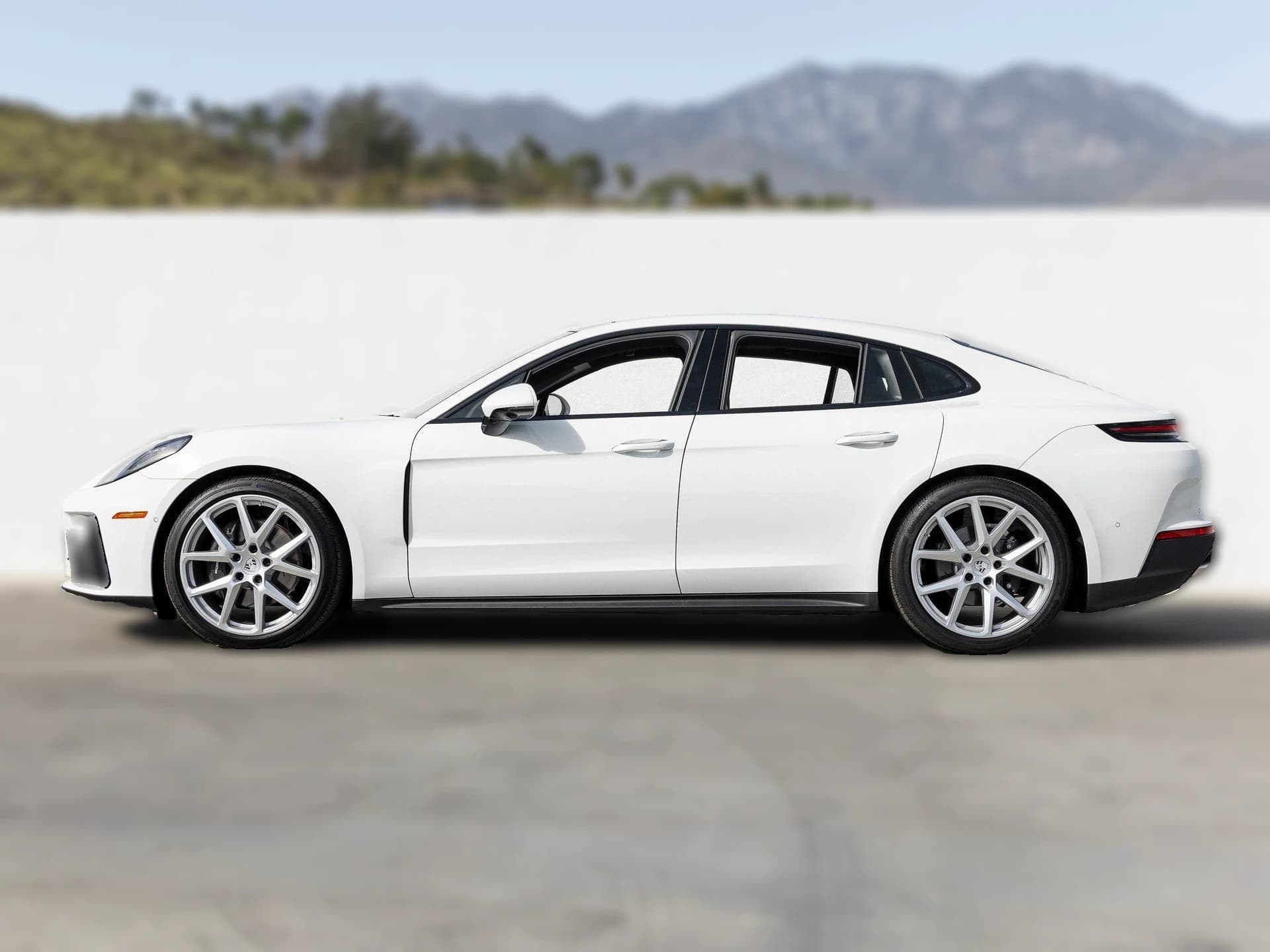 Porsche Panamera Base RWD 2025 — side view