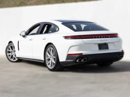 Porsche Panamera Base RWD 2025 — side view