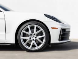 Porsche Panamera Base RWD 2025 — side view