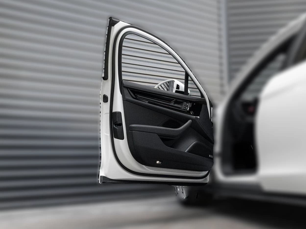 Porsche Panamera Base RWD 2025 — side view