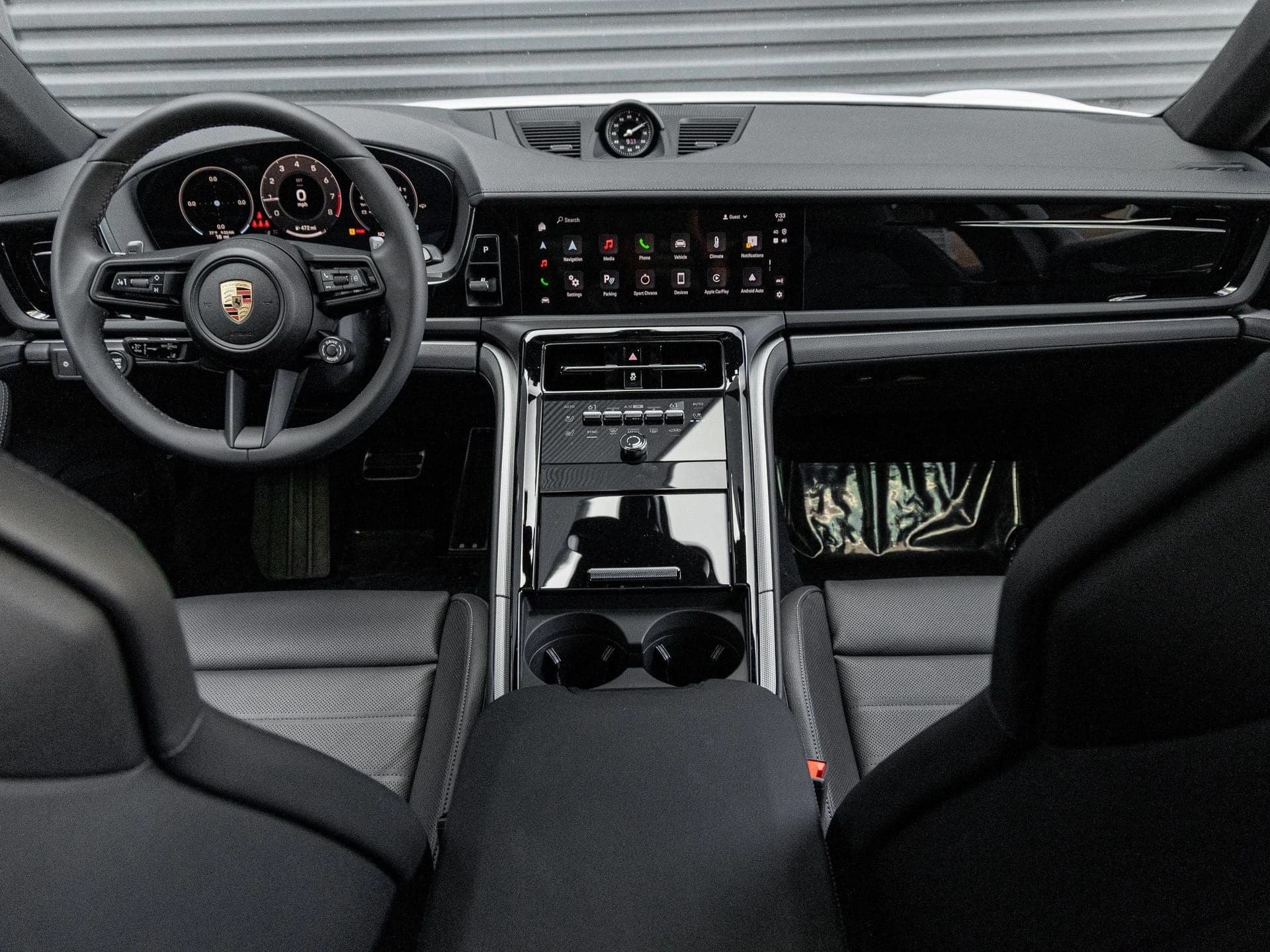 Porsche Panamera Base RWD 2025 — side view