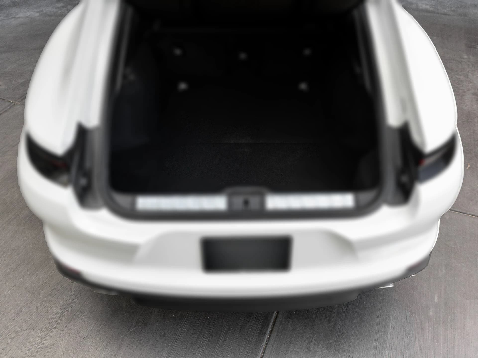 Porsche Panamera Base RWD 2025 — side view