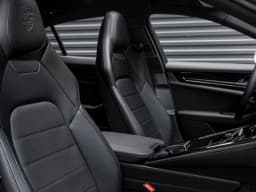 Porsche Panamera Base RWD 2025 — side view