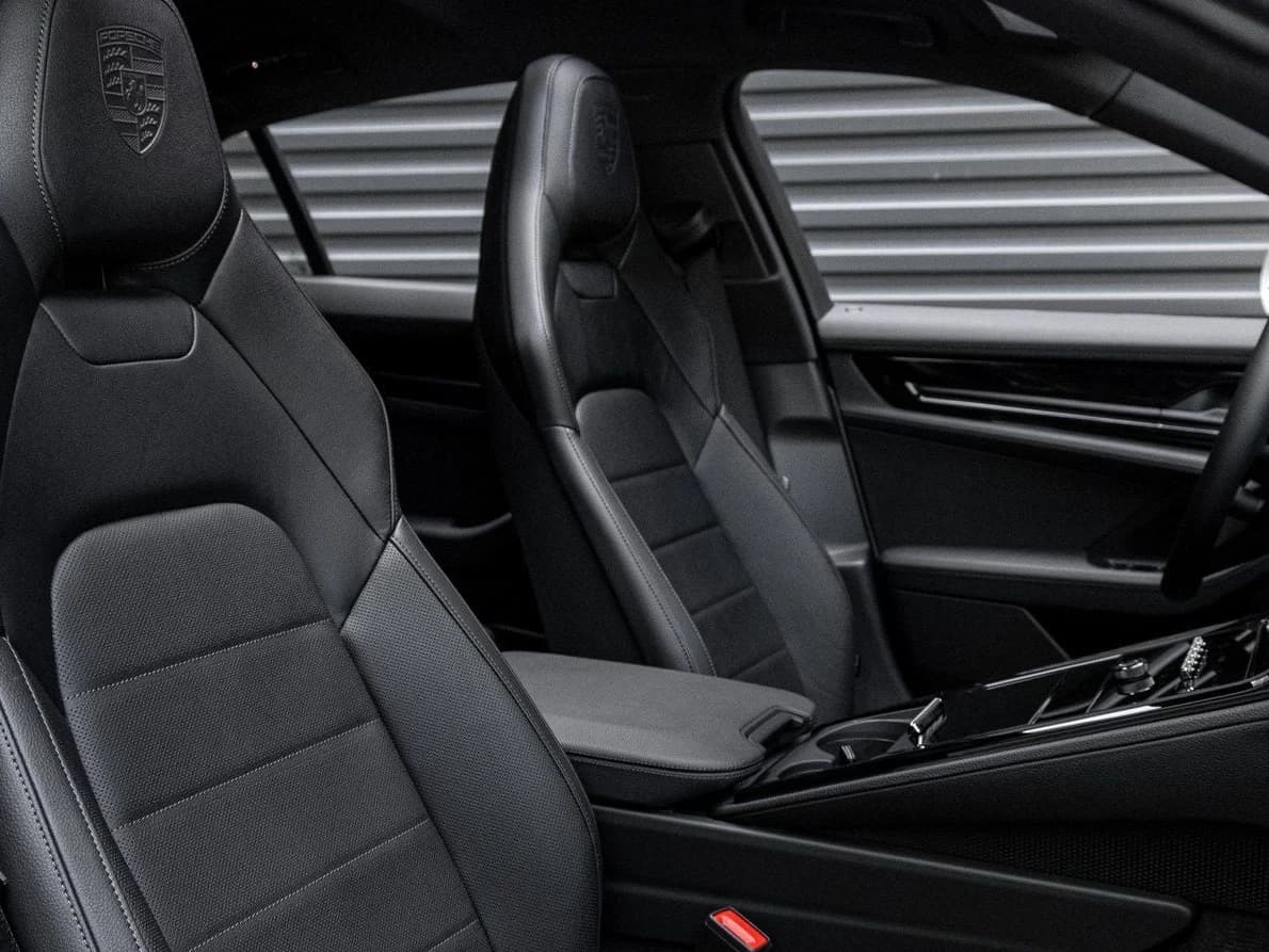 Porsche Panamera Base RWD 2025 — side view