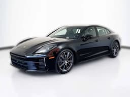 Porsche Panamera 4 AWD 2025 — side view