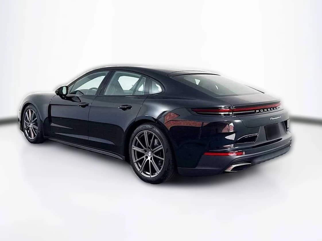 Porsche Panamera 4 AWD 2025 — side view