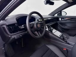 Porsche Panamera 4 AWD 2025 — side view