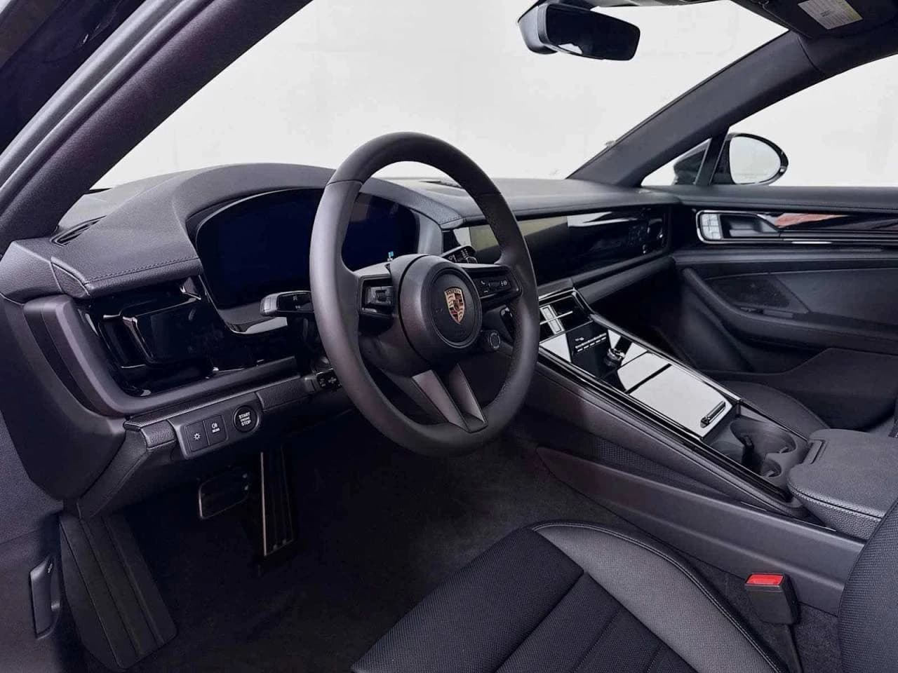 Porsche Panamera 4 AWD 2025 — side view