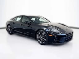 Porsche Panamera 4 AWD 2025 — side view