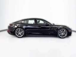 Porsche Panamera 4 AWD 2025 — side view