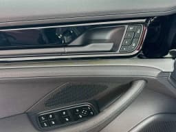 Porsche Panamera 4 AWD 2025 — side view