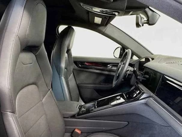 Porsche Panamera 4 AWD 2025 — side view