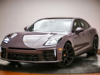 Porsche Panamera Base RWD