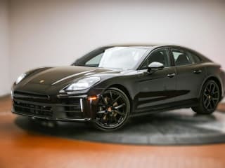 Porsche Panamera Base RWD