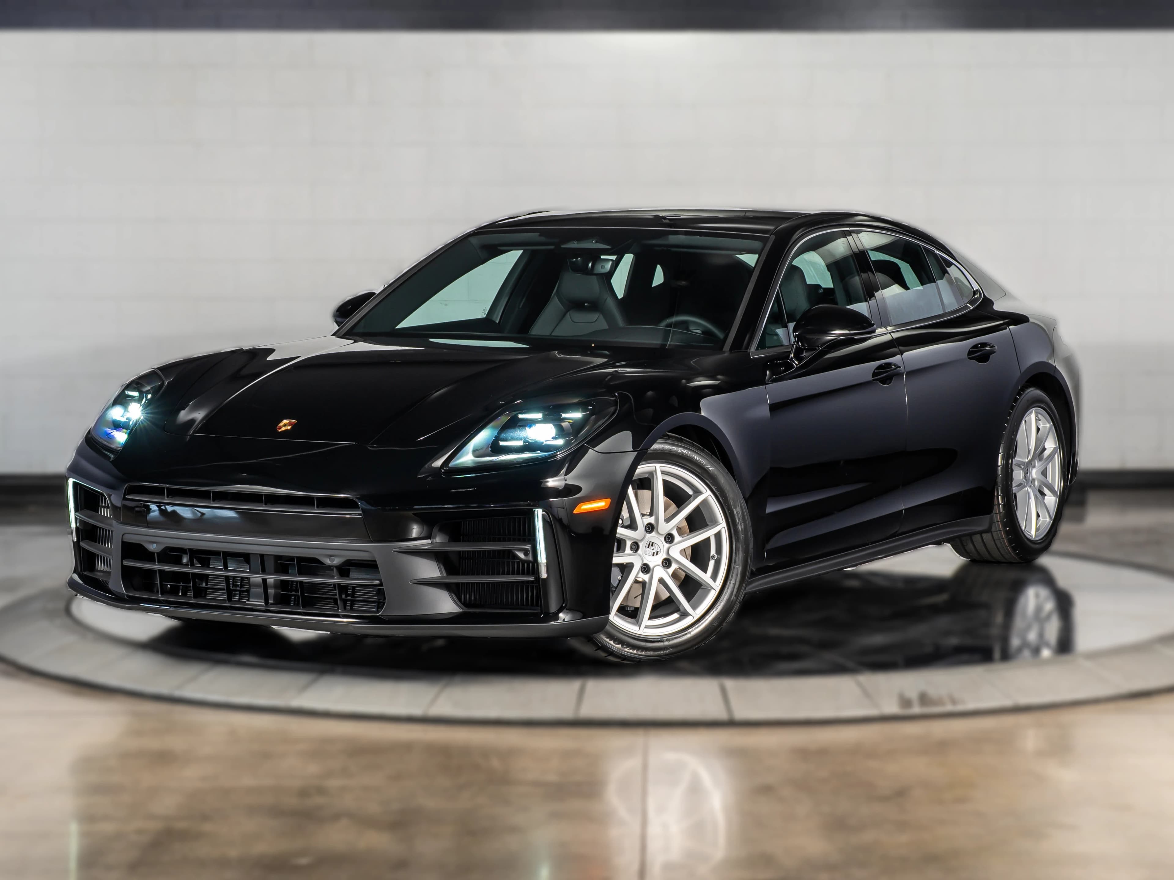 Porsche Panamera Base RWD 2026 — side view