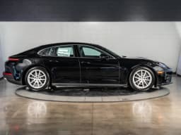Porsche Panamera Base RWD 2026 — side view