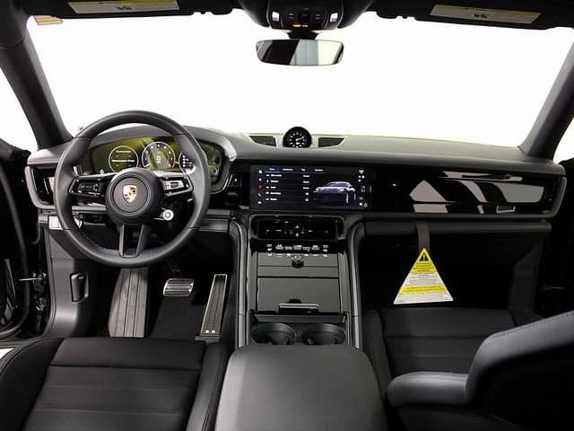 Porsche Panamera Base RWD 2026 — side view