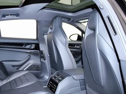 Porsche Panamera Base RWD 2026 — side view