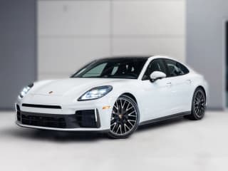 Porsche Panamera Base RWD
