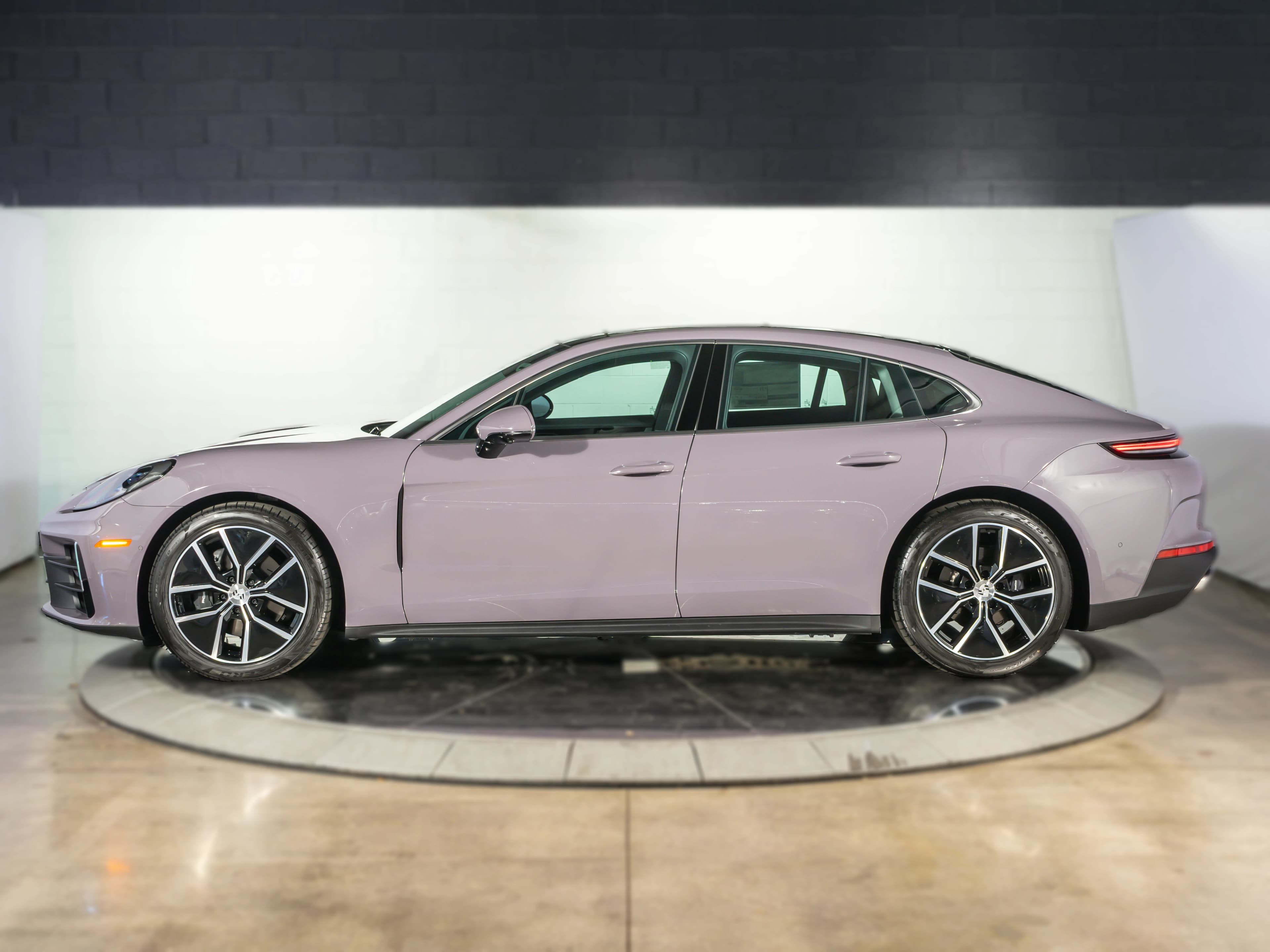 Porsche Panamera Base RWD 2026 — side view