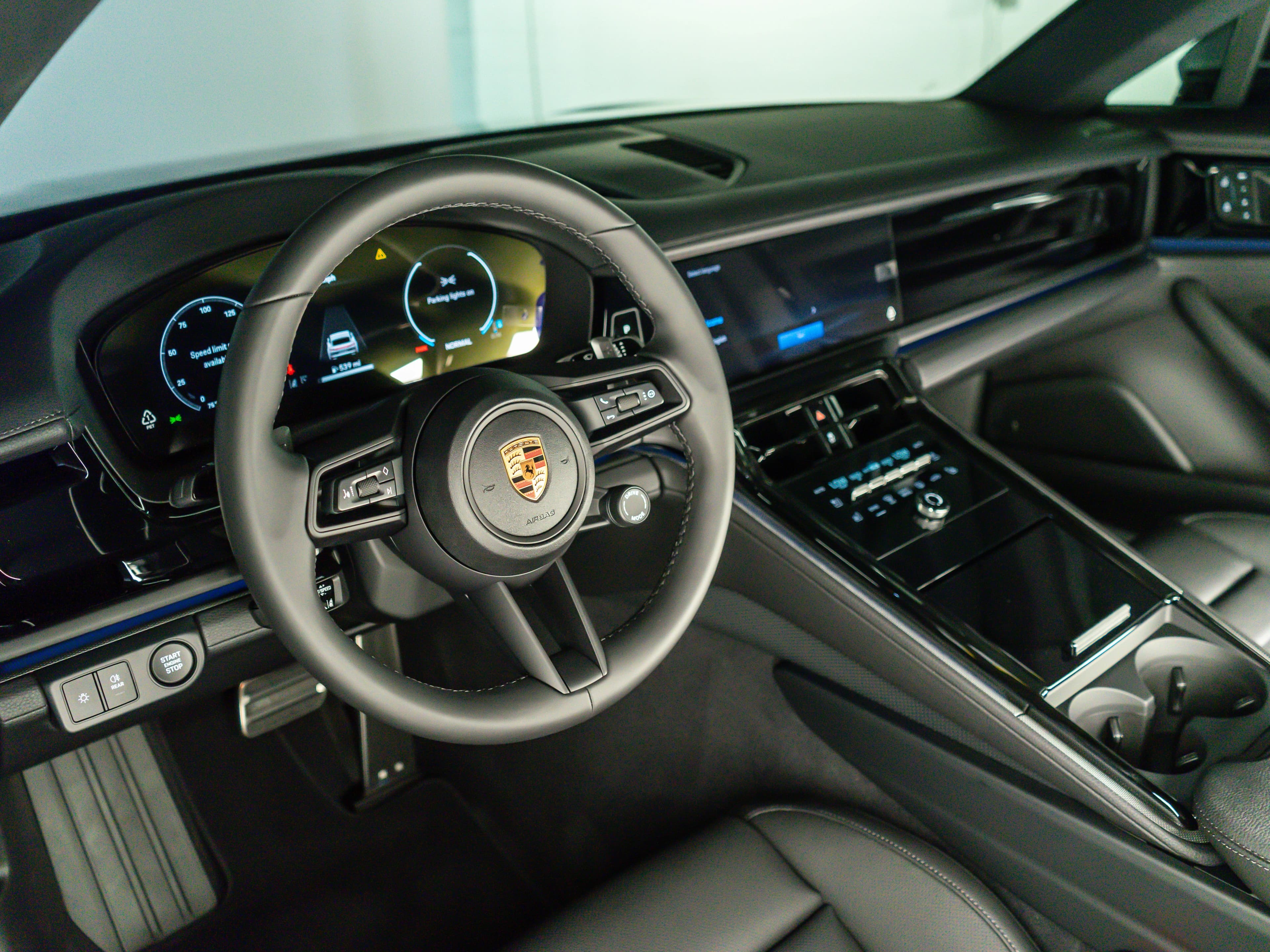 Porsche Panamera Base RWD 2026 — side view