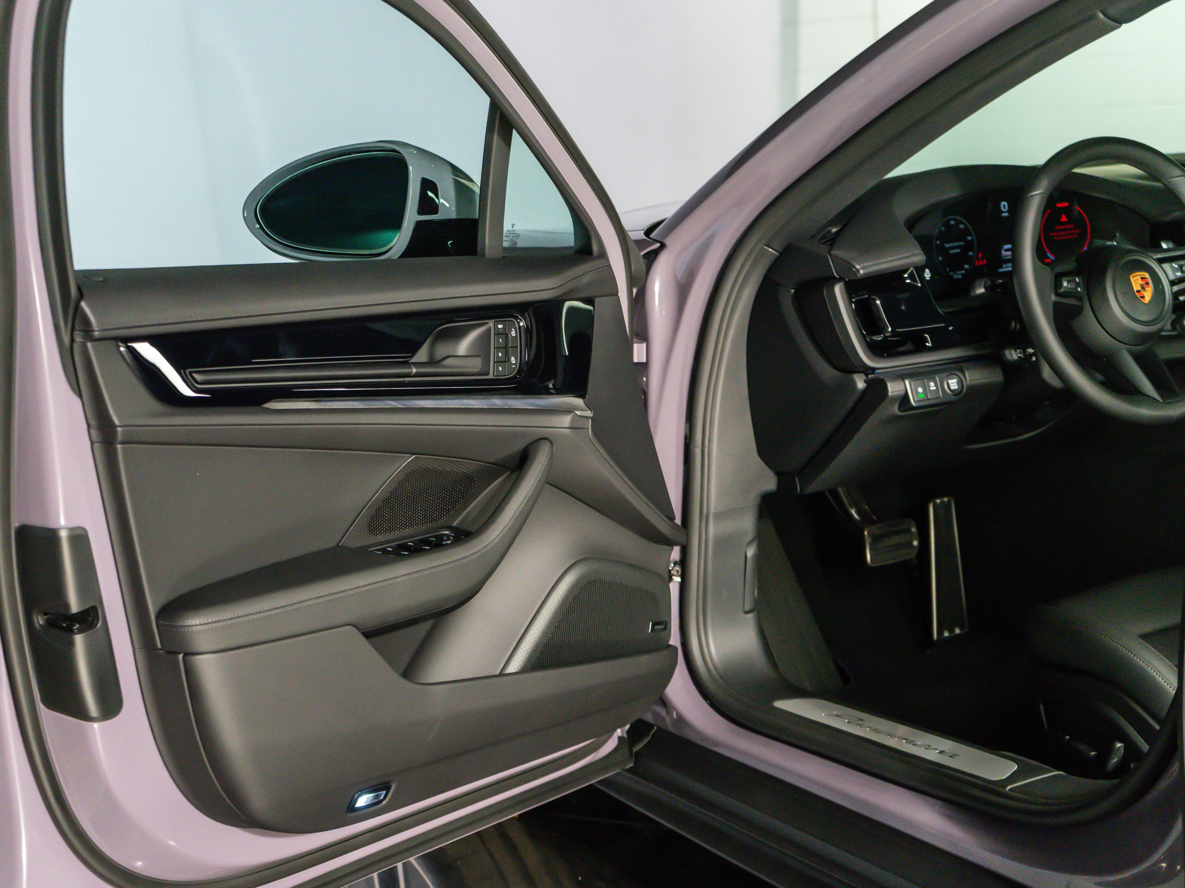 Porsche Panamera Base RWD 2026 — side view