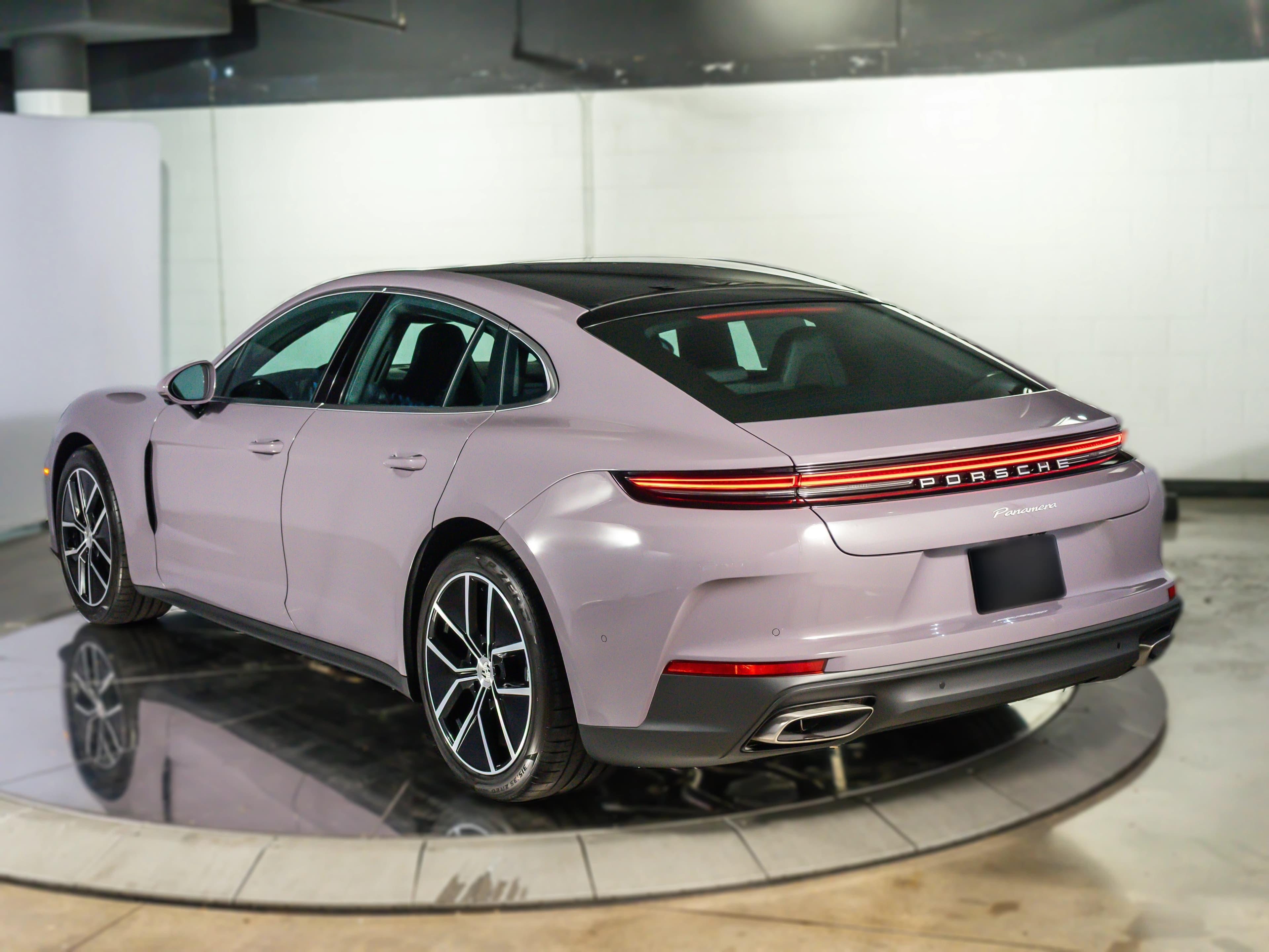 Porsche Panamera Base RWD 2026 — side view
