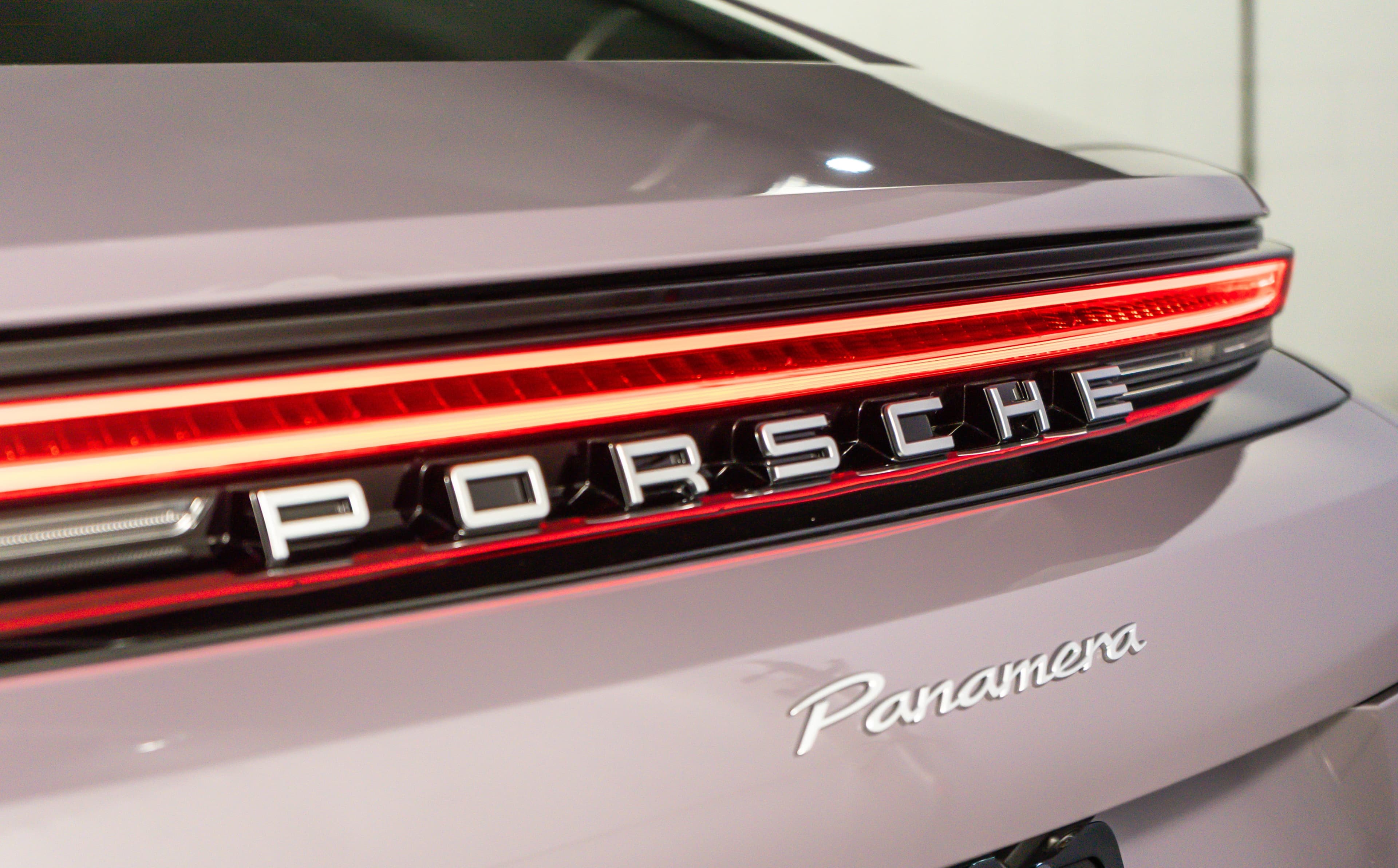 Porsche Panamera Base RWD 2026 — side view