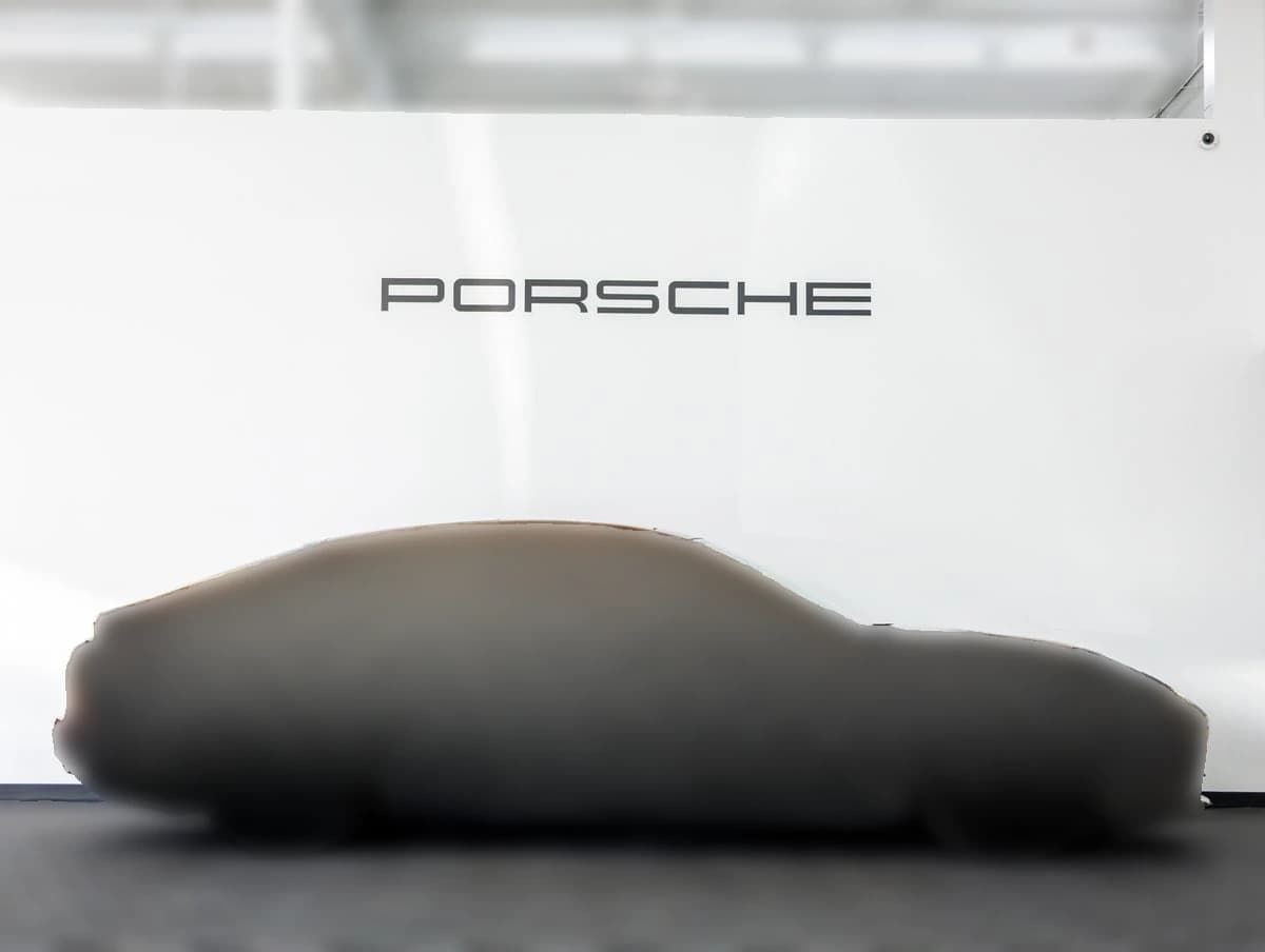 Porsche Panamera 4 AWD 2026 — side view