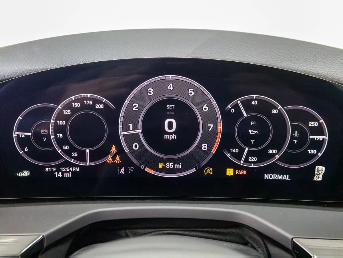 Porsche Panamera 4 AWD 2026 — side view